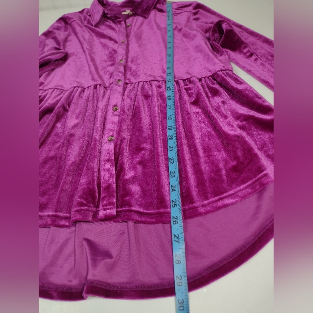Jodifl Women's Velvet Button-Front Peplum Top - Magenta Size (M) - Picture 8 of 12